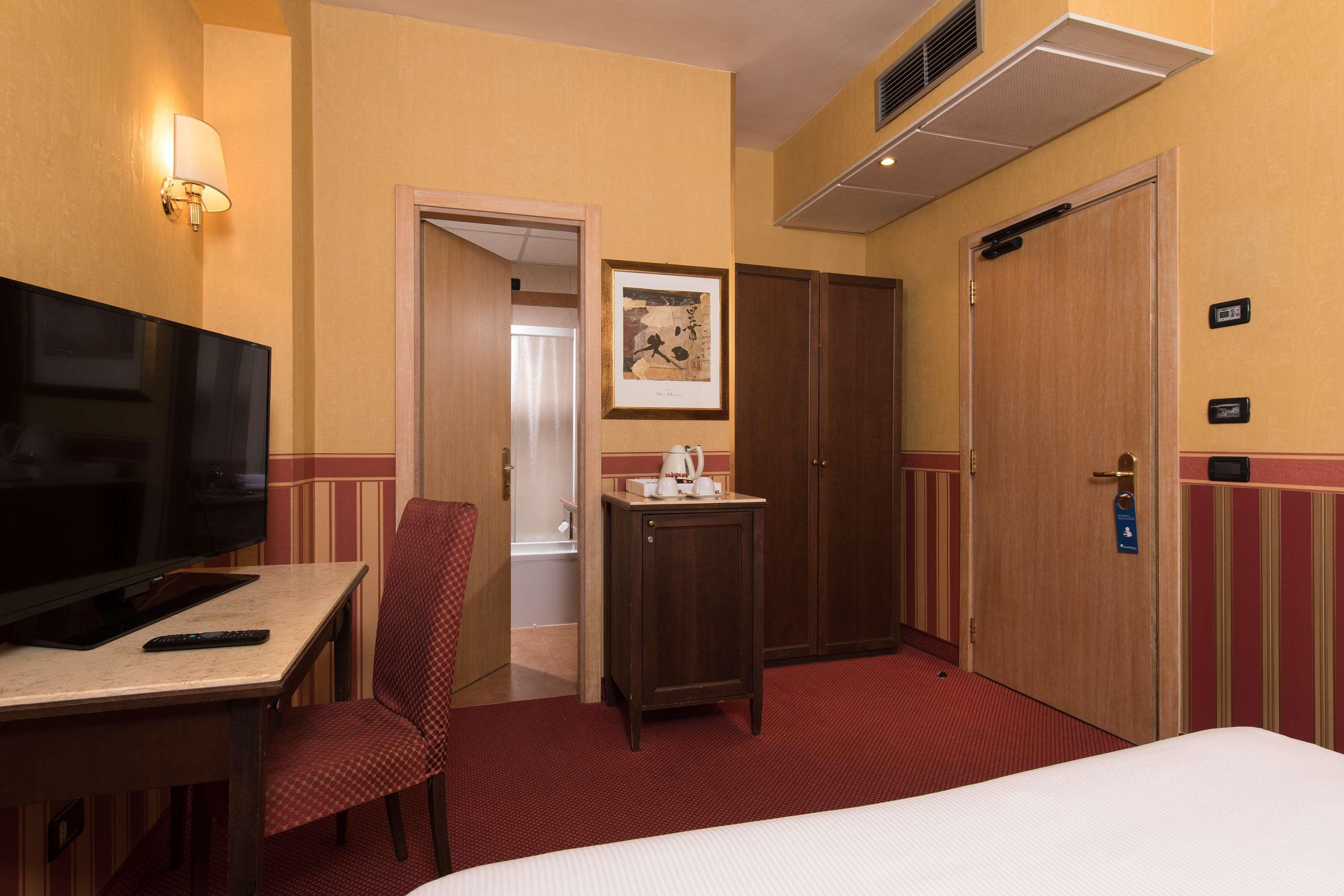 HotelTritone Mestre Esterno foto
