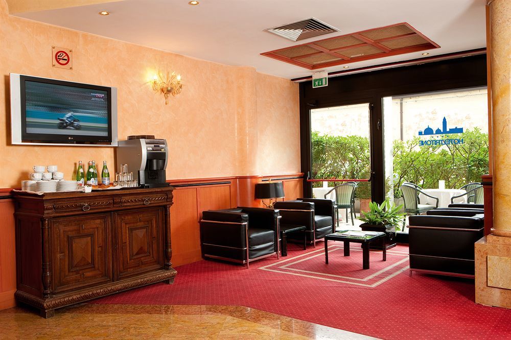 HotelTritone Mestre Esterno foto